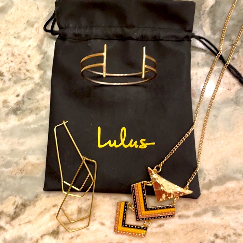 🌼 3/$30 Lulu’s Cuff Bracelet + Earrings/Necklace